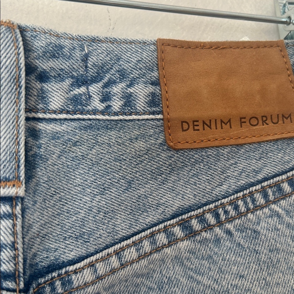 DENIM FORUM Sz 24L The Joni High Rise Loose Light  Wash Button Fly Jeans - Picture 9 of 9